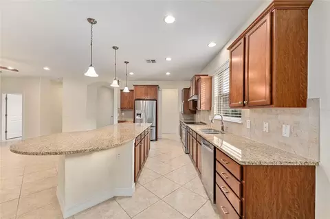 Kitchen - 9221 SW 70th Loop, Ocala, FL 34481 photo 2 of 5