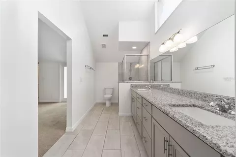 Bath - 2159 SE 7th Ter, Ocala, FL 34471 photo 2 of 4