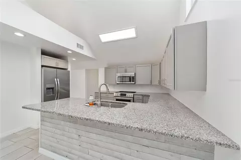 Kitchen - 2159 SE 7th Ter, Ocala, FL 34471 photo 2 of 7