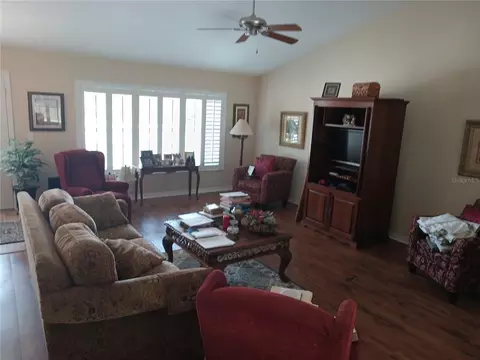 Living - 987 SE 65 Cir, Ocala, FL 34472 photo 3 of 5