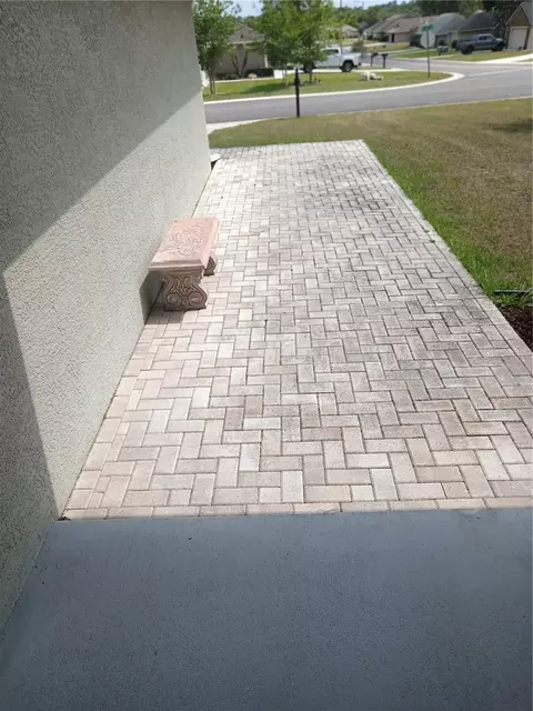 Exterior - 987 SE 65 Cir, Ocala, FL 34472 photo 2 of 6