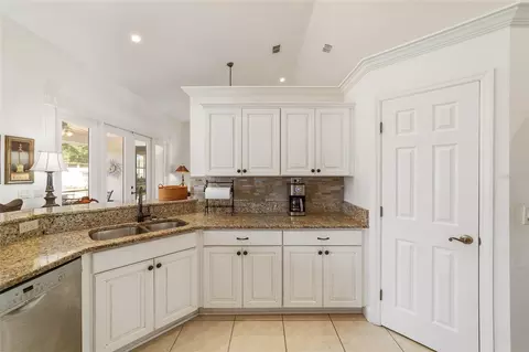Kitchen - 2806 SE 30th St, Ocala, FL 34471 photo 3 of 4
