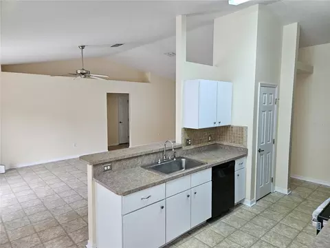 Kitchen - 5704 Pecan Rd, Ocala, FL 34472 photo 4 of 4