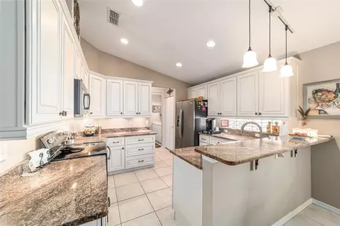 Kitchen - 6370 SW 117th Loop, Ocala, FL 34476 photo 3 of 7