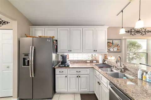 Kitchen - 6370 SW 117th Loop, Ocala, FL 34476 photo 6 of 7
