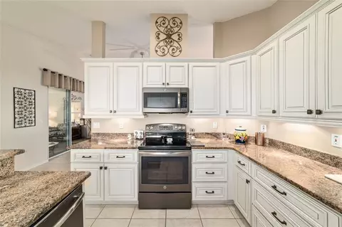 Kitchen - 6370 SW 117th Loop, Ocala, FL 34476 photo 4 of 7