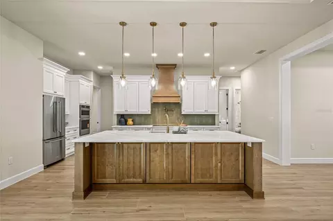 Kitchen - 2120 SE 41st Ave, Ocala, FL 34471 photo 2 of 4