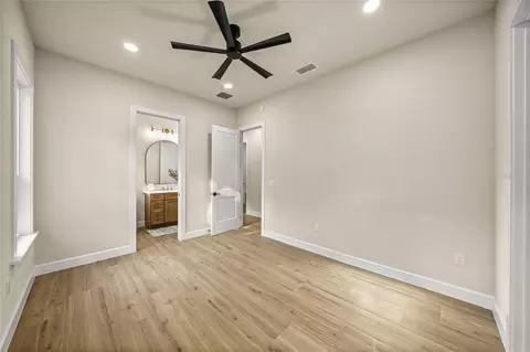 Bedroom - 2120 SE 41st Ave, Ocala, FL 34471 photo 2 of 4