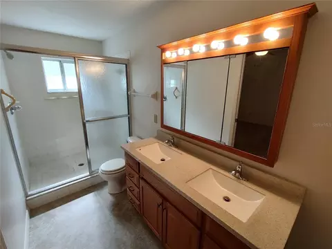 Bath - 6202 SW 100th Loop, Ocala, FL 34476 photo 2 of 2
