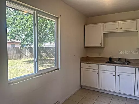 Kitchen - 12 Pine Course Way, Ocala, FL 34472 photo 2 of 6