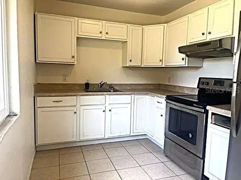 Kitchen - 12 Pine Course Way, Ocala, FL 34472 photo 3 of 6