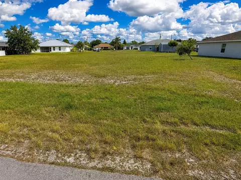 3813 NE 23rd Ave, Cape Coral, FL 33909
