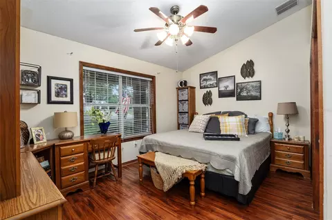 Bedroom - 275 SE 34th Pl, Ocala, FL 34471 photo 5 of 6