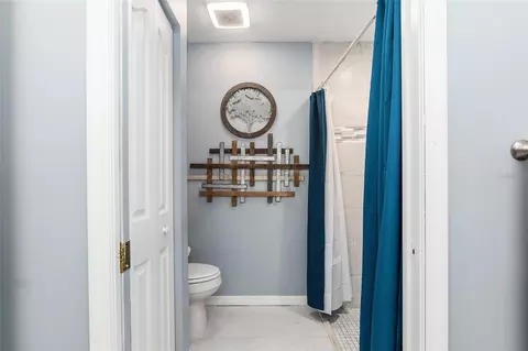 Bath - 275 SE 34th Pl, Ocala, FL 34471 photo 3 of 8