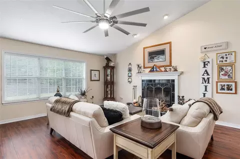 Living - 275 SE 34th Pl, Ocala, FL 34471 photo 2 of 2