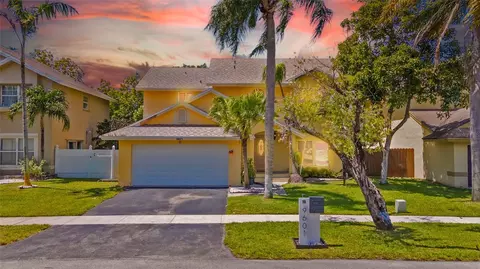 9601 SW 9th Ct, Pembroke Pines, FL 33025