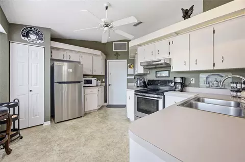 Kitchen - 8152 SW 108th Loop, Ocala, FL 34481 photo 1 of 3