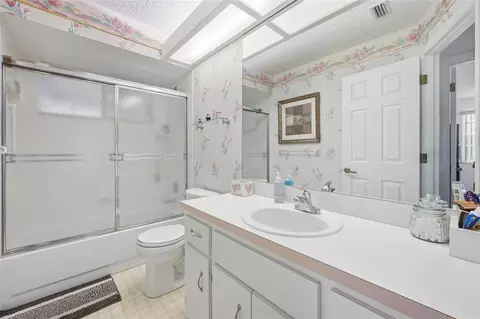 Bath - 8152 SW 108th Loop, Ocala, FL 34481 photo 3 of 3