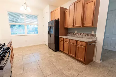 Kitchen - 10067 SW 89th Loop, Ocala, FL 34481 photo 5 of 5