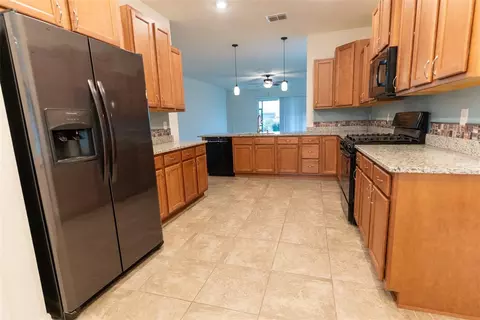 Kitchen - 10067 SW 89th Loop, Ocala, FL 34481 photo 1 of 5