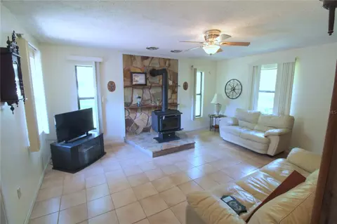 Living - 8440 SW 73rd Ave, Ocala, FL 34476 photo 3 of 4