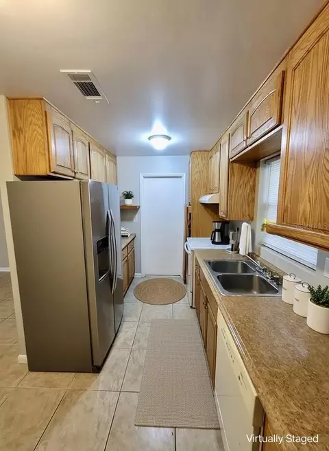 Kitchen - 4808 NE 3rd Pl, Gainesville, FL 32641 photo 1 of 1