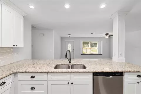 Kitchen - 69 Sapphire Rd, Ocala, FL 34472 photo 6 of 7