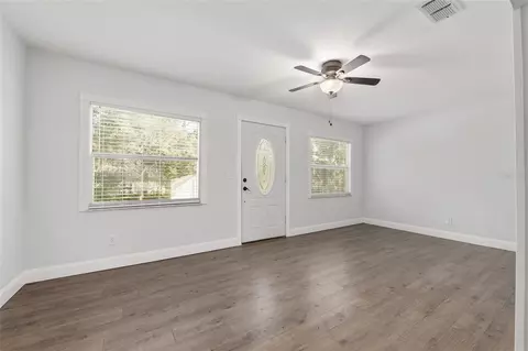 Living - 69 Sapphire Rd, Ocala, FL 34472 photo 8 of 10