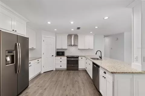 Kitchen - 69 Sapphire Rd, Ocala, FL 34472 photo 3 of 7