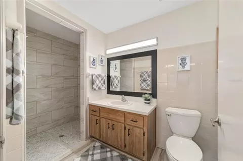 Bath - 4008 SE 61 Pl, Ocala, FL 34480 photo 1 of 3