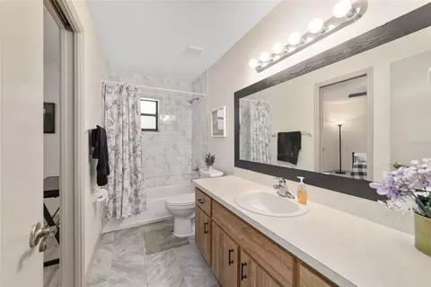 Bath - 4008 SE 61 Pl, Ocala, FL 34480 photo 3 of 3