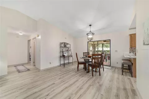 Dining - 4008 SE 61 Pl, Ocala, FL 34480 photo 3 of 8