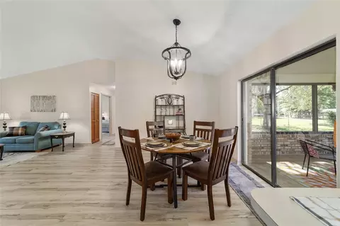 Dining - 4008 SE 61 Pl, Ocala, FL 34480 photo 6 of 8