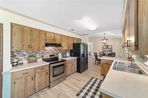 Kitchen - 4008 SE 61 Pl, Ocala, FL 34480 photo 6 of 6