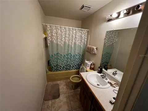 Bath - 601 NE 28th Ave, Ocala, FL 34470 photo 4 of 5