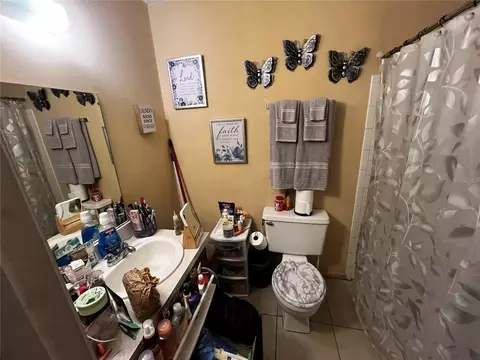 Bath - 601 NE 28th Ave, Ocala, FL 34470 photo 3 of 5