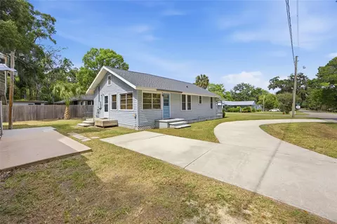 Exterior - 124 SE 1st St, Williston, FL 32696 photo 2 of 8