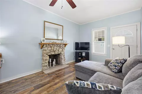 Living - 124 SE 1st St, Williston, FL 32696 photo 4 of 6