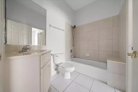 Bath - 3003 SW 41st Pl, Ocala, FL 34474 photo 2 of 6