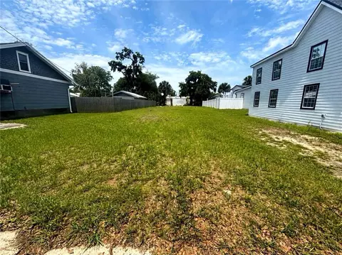 609 Downing St, New Smyrna Beach, FL 32168