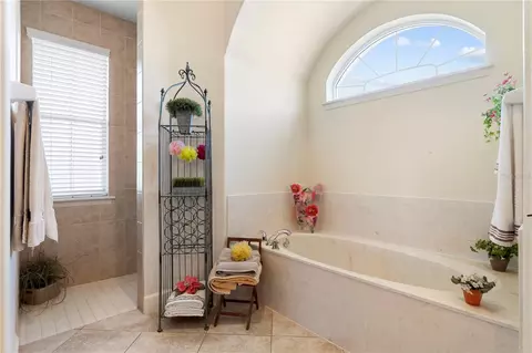 Bath - 6426 SE 10th St, Ocala, FL 34472 photo 1 of 6