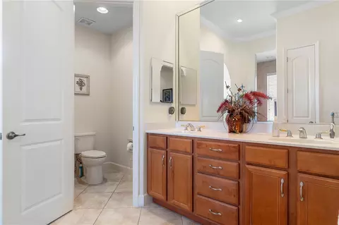 Bath - 6426 SE 10th St, Ocala, FL 34472 photo 2 of 6