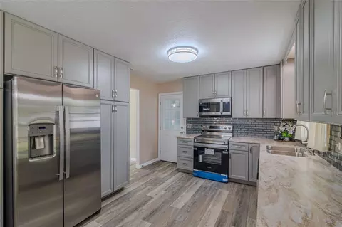 Kitchen - 6875 NE 25th Ave, Ocala, FL 34479 photo 2 of 3