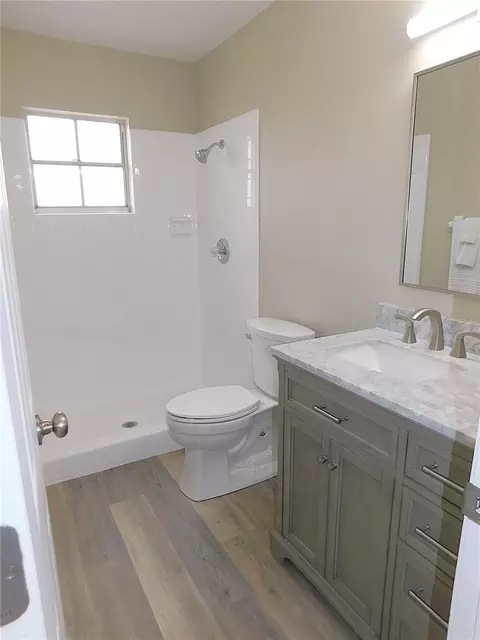 Bath - 6875 NE 25th Ave, Ocala, FL 34479 photo 3 of 3