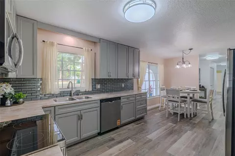 Kitchen - 6875 NE 25th Ave, Ocala, FL 34479 photo 3 of 3