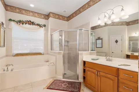 Bath - 3865 SE 52nd Ave, Ocala, FL 34480 photo 5 of 6