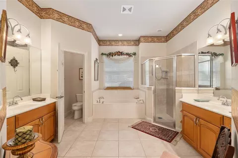 Bath - 3865 SE 52nd Ave, Ocala, FL 34480 photo 3 of 6