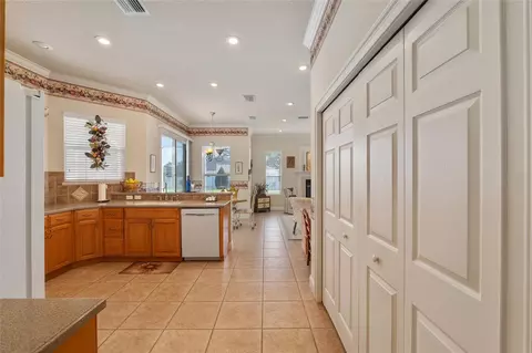 Entry Way - 3865 SE 52nd Ave, Ocala, FL 34480 photo 7 of 7