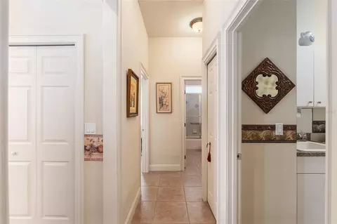 Entry Way - 3865 SE 52nd Ave, Ocala, FL 34480 photo 6 of 7