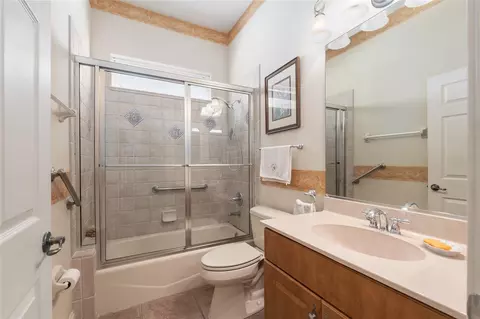 Bath - 3865 SE 52nd Ave, Ocala, FL 34480 photo 6 of 6